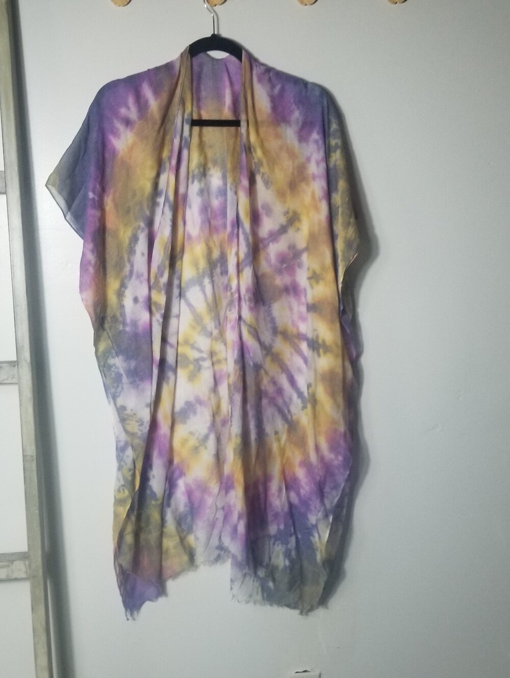 NWOT TIE-DYE LIGHTWEIGHT KIMONO COVER-UP